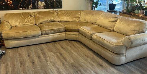 FREE sectional couch 10' x 10'