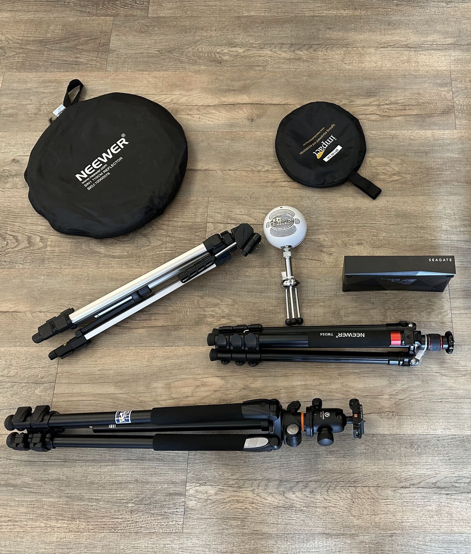 Photography & Video Gear Bundle – Lights, Stands, Mics