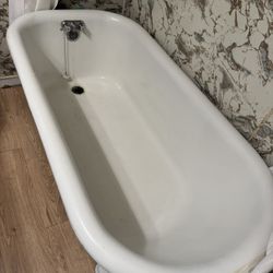 Cast Iron Clawfoot Tub