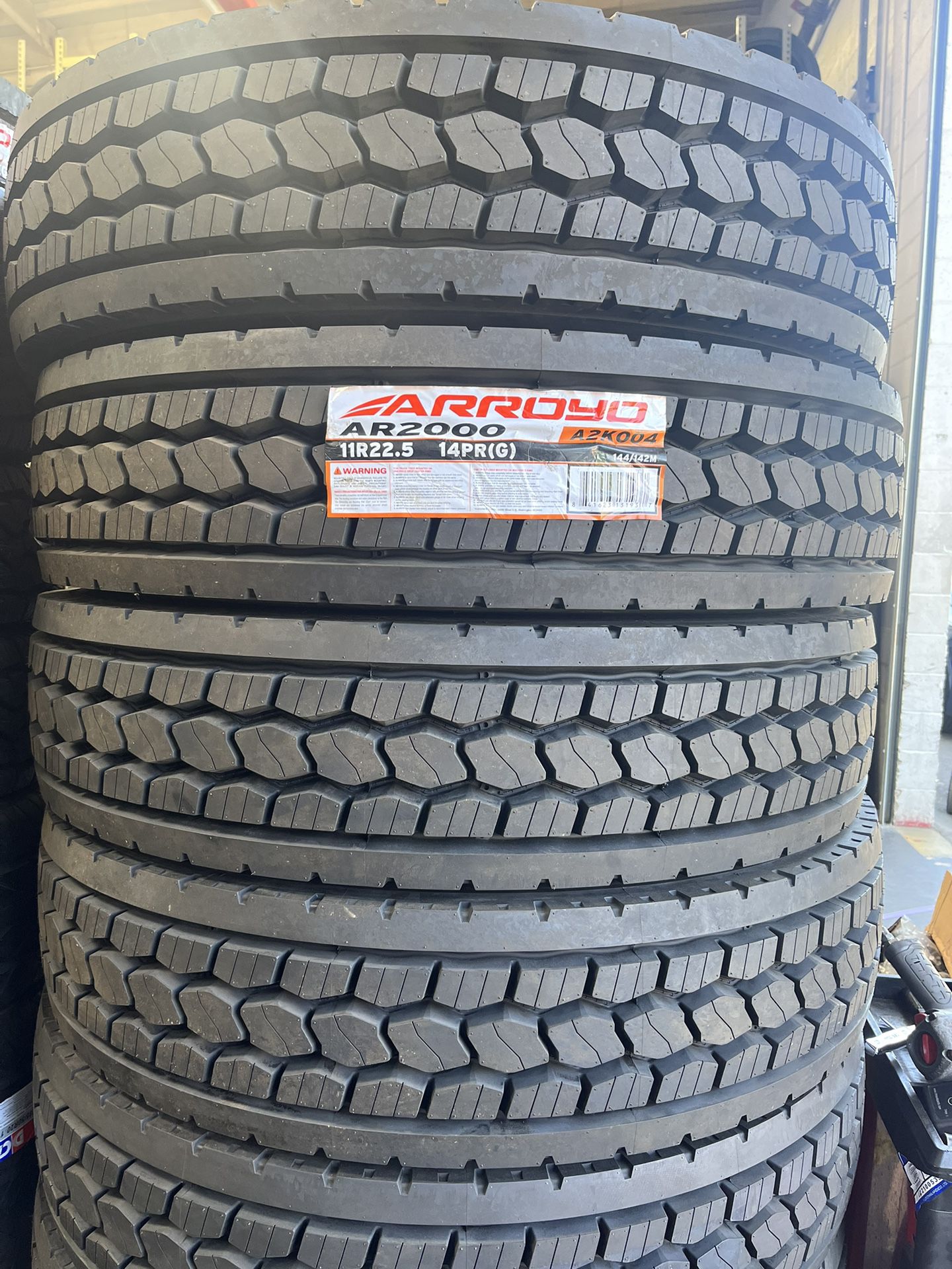 11R22.5 DRIVE TRUCK TIRES 