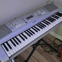 Yamaha YPT100. Working ,Power Cord ,Stand