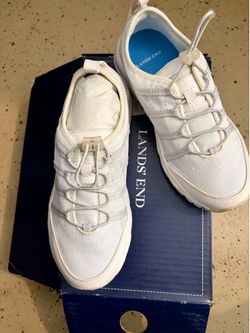 Women Lands’End sneaker ( size 6)