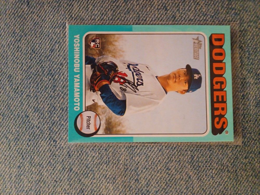 Yoshinobu Yamamoto Rookie Baseball Card