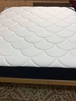 The DreamCloud, King, Like New, Perfect Condition