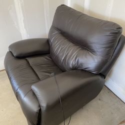 Dark Brown Electric Leather  recliner $200 (located In Lehi) 