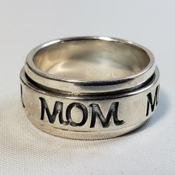 Size 6, Artisan Crafted .925 Sterling Silver, 7gm "MOM" Engraved Spinner Ring. Made in India