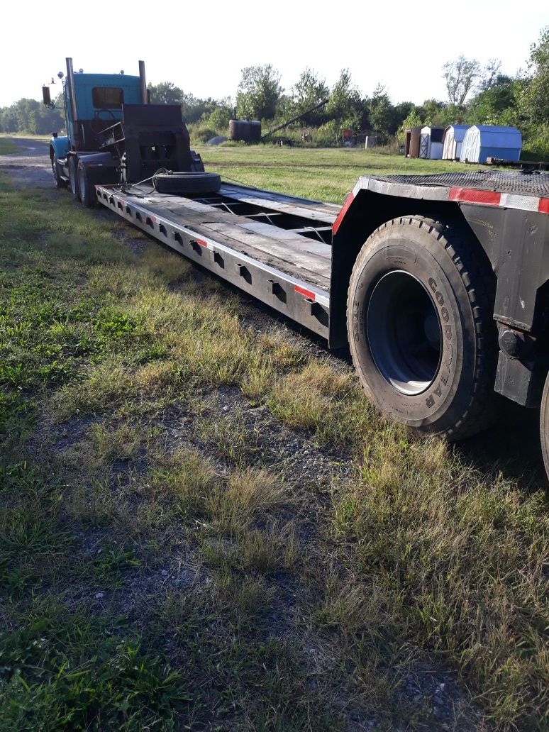 Low Boy with 28' Well