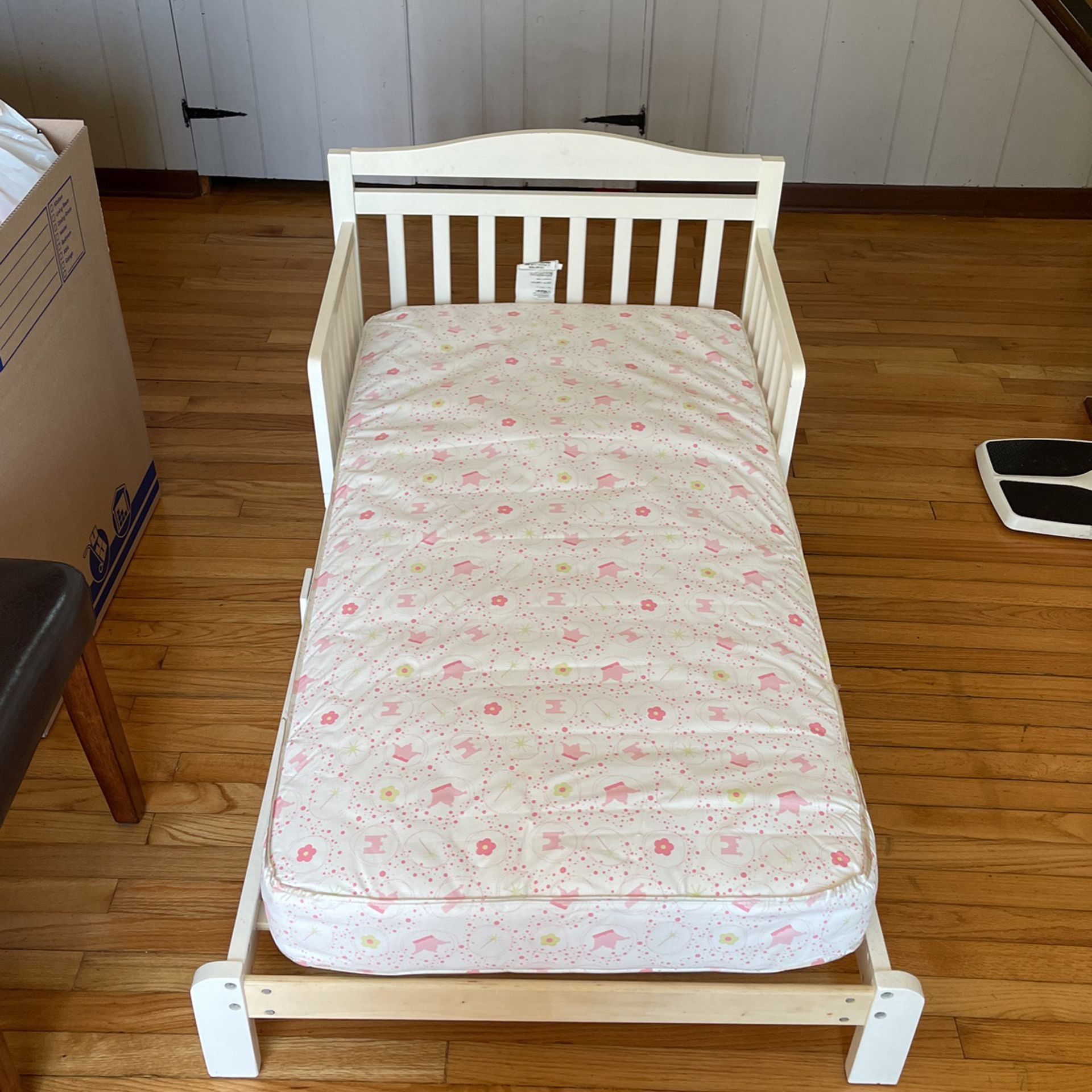 Childrens Bed Frame And Mattress 