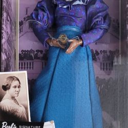 Mattel Barbie Signature Inspiring Women