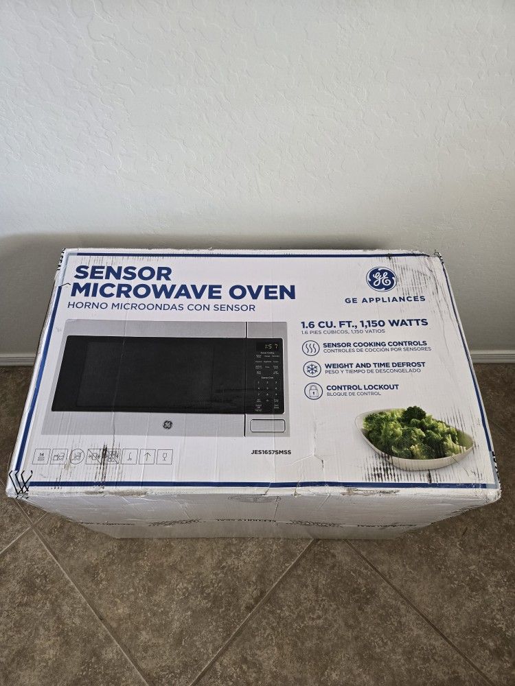 GE 1.6 Cu. Ft. 1150W Countertop Microwave Oven with Sensor Cooking Controls and Defrost. (BRAND NEW BOXED)
