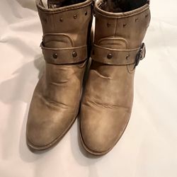 Women’s Sugar Velocity Faux-suede Buckle Boots Size 9