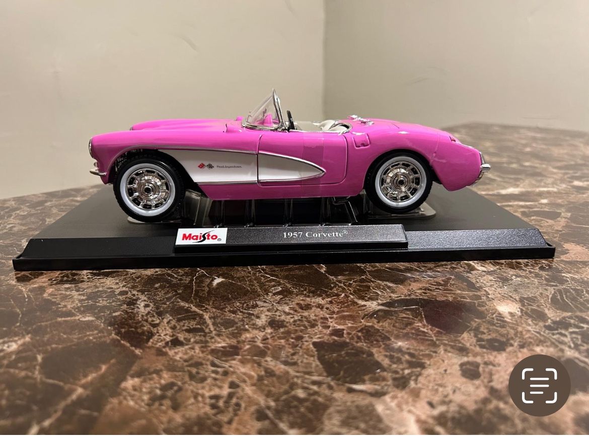Maisto 1:18 Corvette Pink