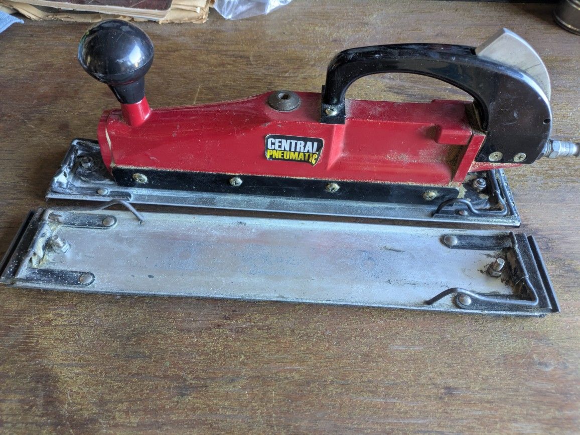CENTRAL PNEUMATIC STRAIGHT LINE AIR SANDER