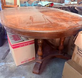 Oval Dining Room Table