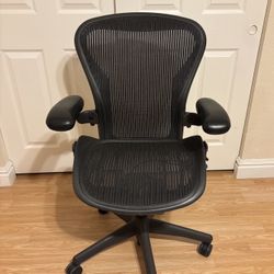 Herman Miller Aeron Size B Office Chair (Adjustable Features)