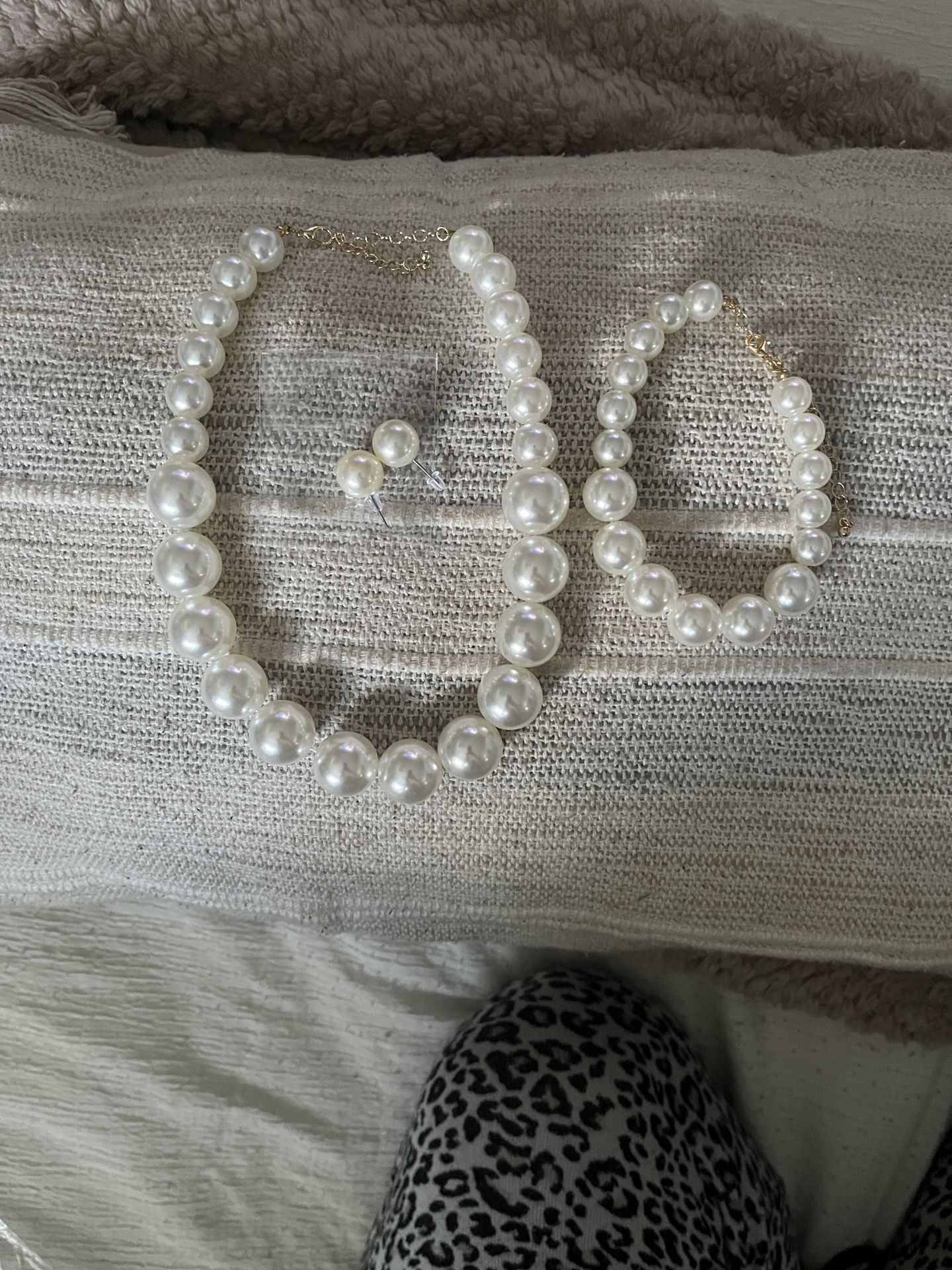 Necklace, Bracelet And Earrings Set