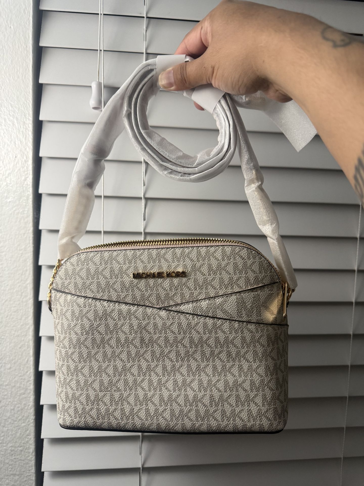 Michael Kors crossbody pink