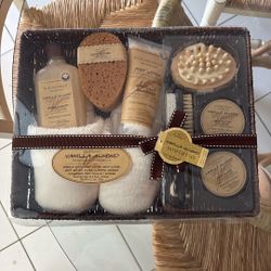 Pampering Tuscan. Bath Set