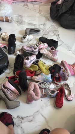 Girls shoes