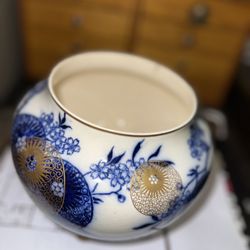 Royal Doulton Burslem Cobalt Flow Blue Persian Spray Circa 1890s Vase