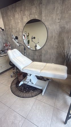 White Electric Facial Treatment Table