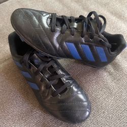 Kids Adidas Soccer cleats 2.5