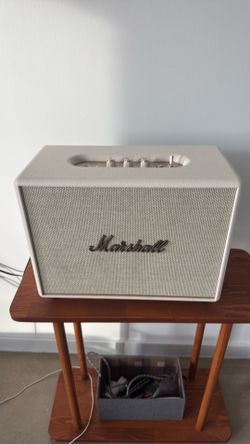 Marshall speaker cream