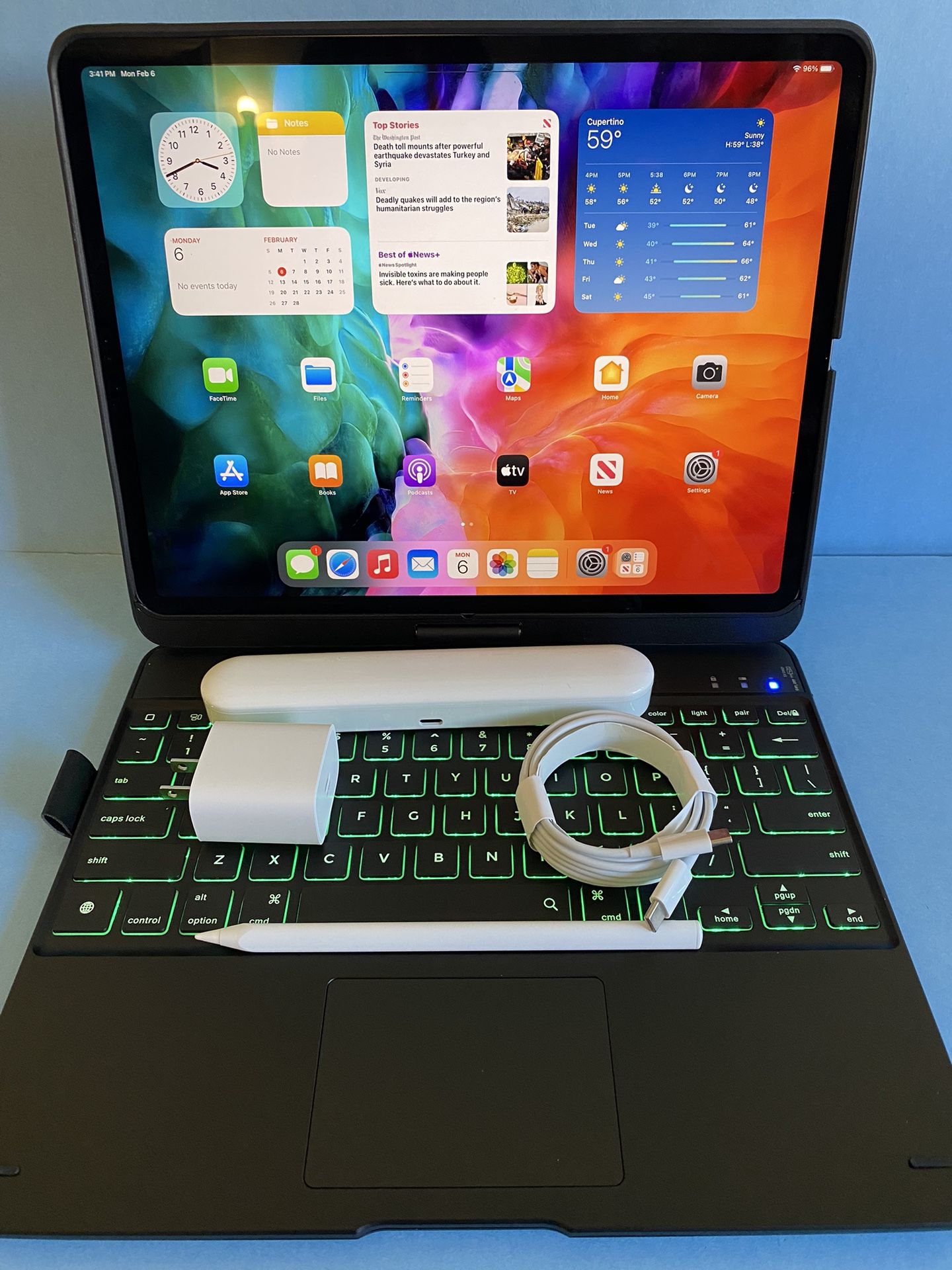 Apple IPad Pro 12.9” 4th Generation (2020 Model/ Face ID/Liquid Retina) 128GB with pen, keyboard case & Accessories (1TB $849) 