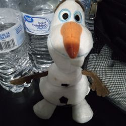 Vintage Frozen Stuffed Olaf Toy In Excellent Condition. $5.00 OBO 