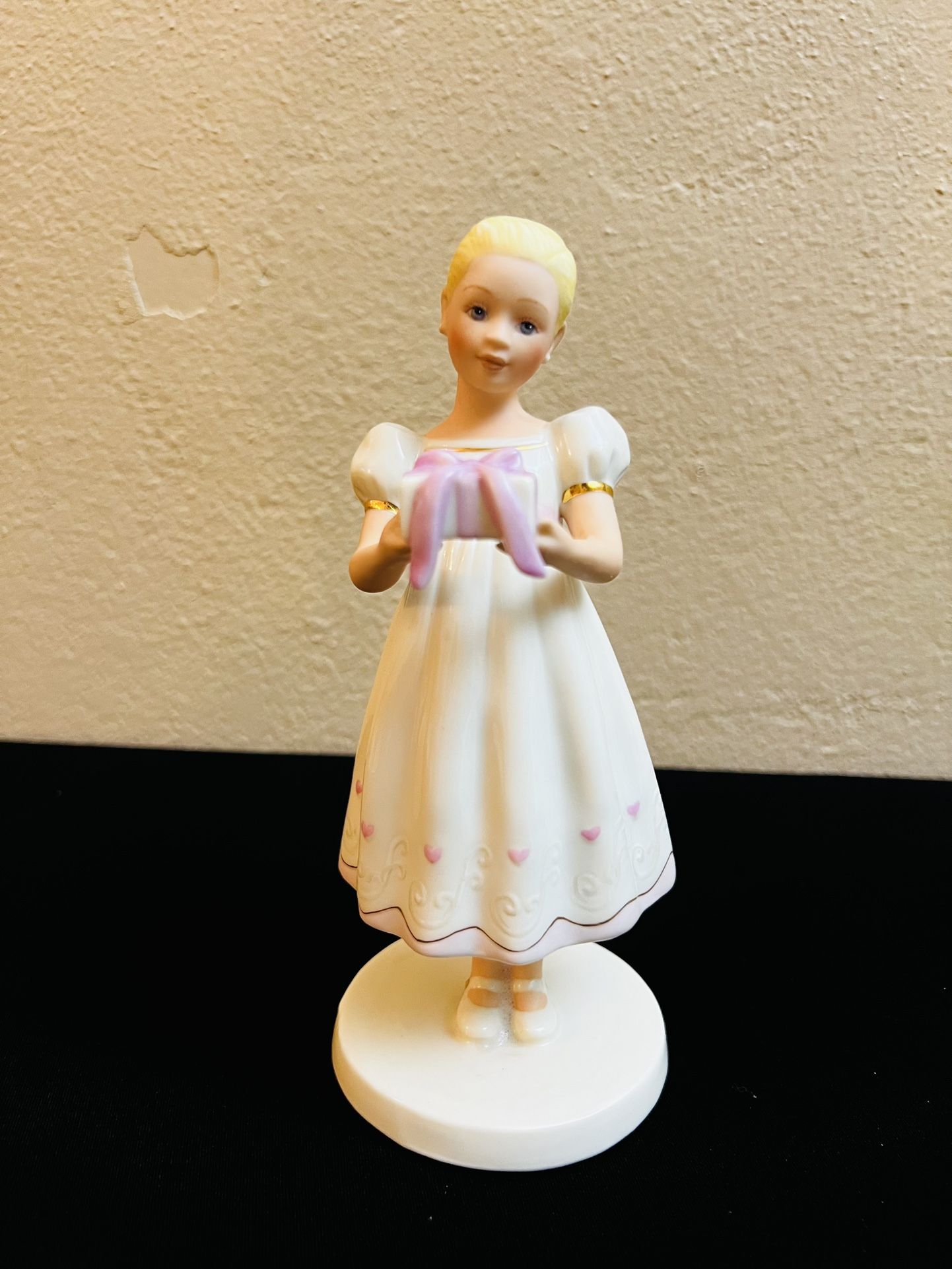Vintage Lladro “Happy Birthday” figure (#5429)