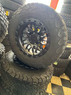 Vendo set de rines nuevos 17x9 de ancho de 6-139.7 lugs con llantas 265:70/R17 Bfgoodrich instacion y balance gratis