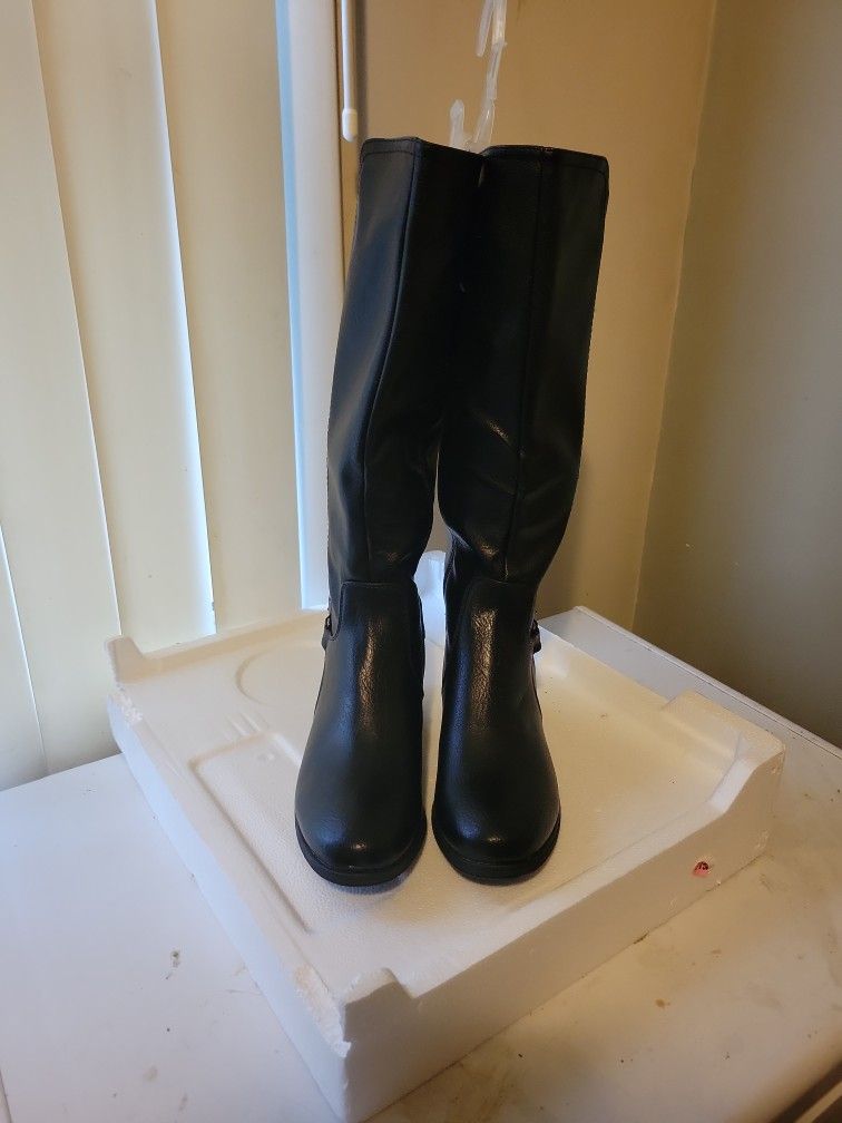 Women Sz 8 Riding boot NEW