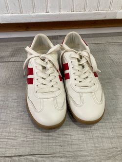 Women addias shoes size 7 1/2