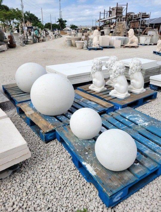 Concrete Ball Sphere / Cement Garden Balls Backyard Patio Spheres / Concrete Orbs