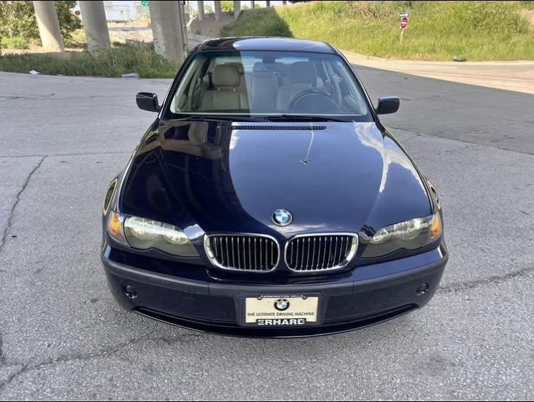 2004 BMW 325i