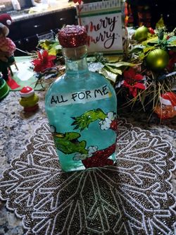 Custom Grinch Sparkling Bottle 