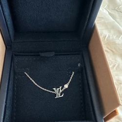 Idylle WG necklace 