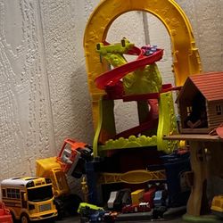 Fisher-Price Little People Sit 'n Stand Skyway toy set