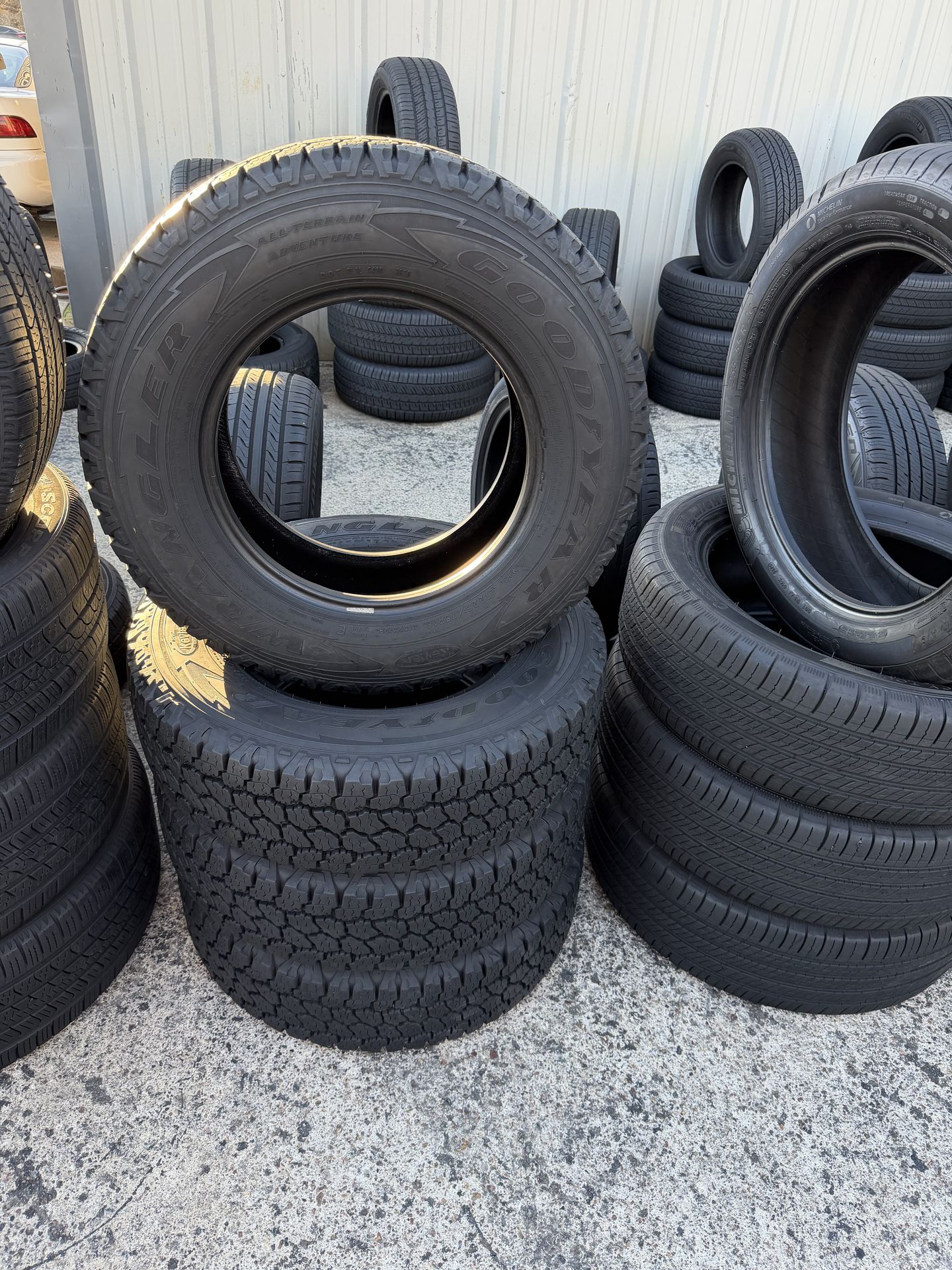 4 llantas 225/75/16 dela goodyear 95% de vida