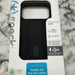 Speck Presidio2 Grip ClickLock Case for Apple iPhone 17 Pro Max