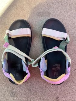Gap kids sandals size 6 , Azusa