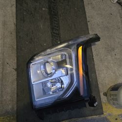 2018 Gmc Yukon Left Headlight 