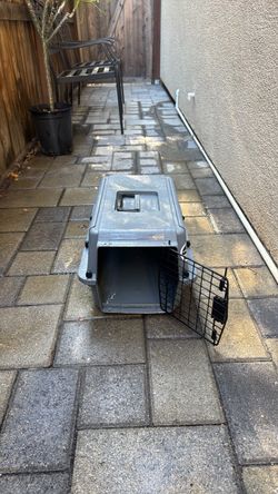 Portable cat carrier