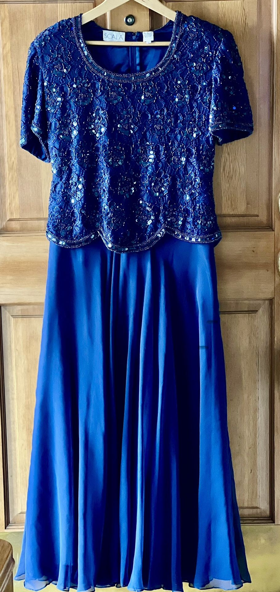 Beautiful Elegant Formal Long Gown - Purchased At David’s Vidal