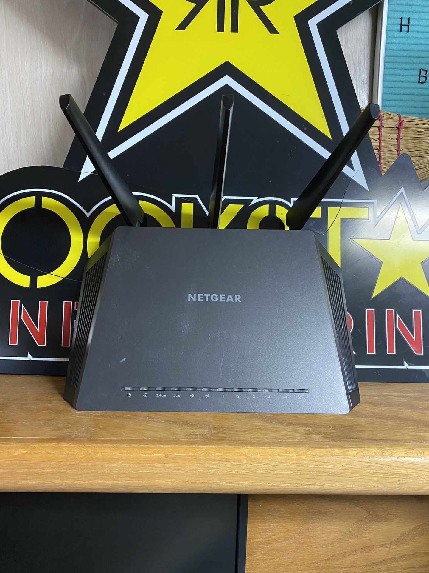 NETGEAR NIGHTHAWK R7000 AC1900 WiFi Router