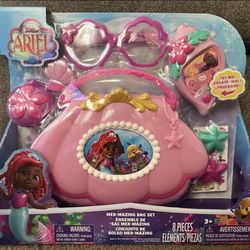  Disney Junior's Ariel Mer-Mazing Bag Set