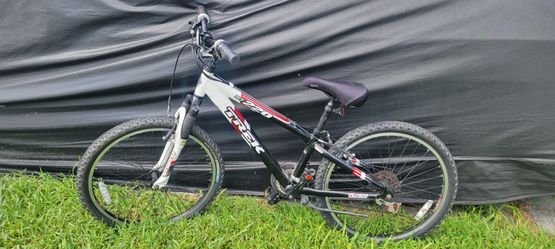 Trek MT 220 24" Bicycle