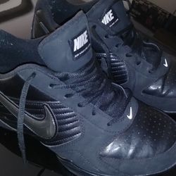 NIKE