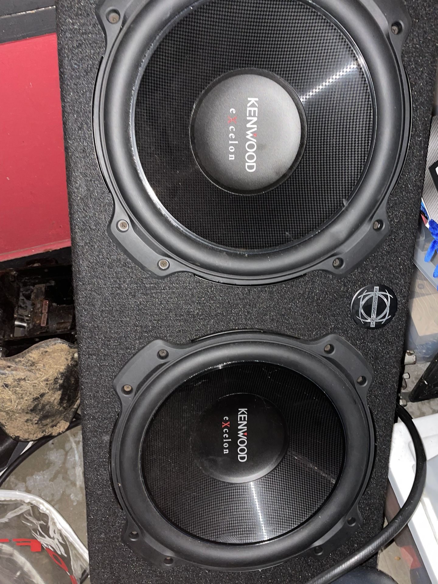 2 12” subwoofers 