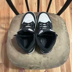 Jordan 1 Mid